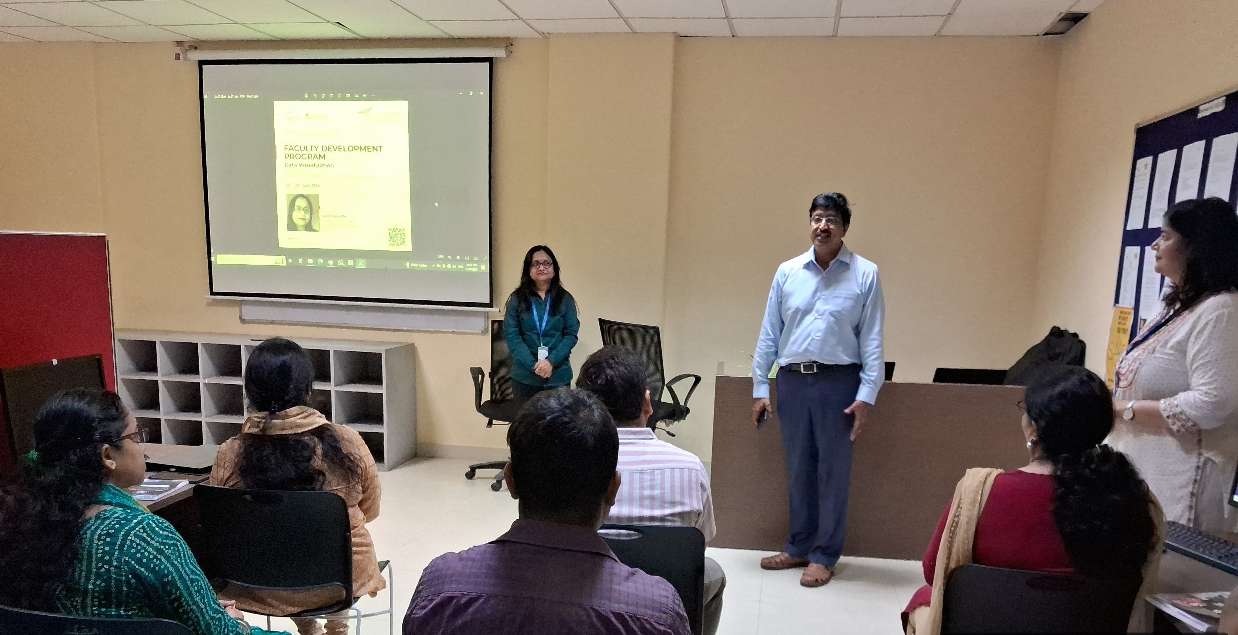 Bridging Academia and Industry: Comprehensive Faculty Development Program on Data Visualization