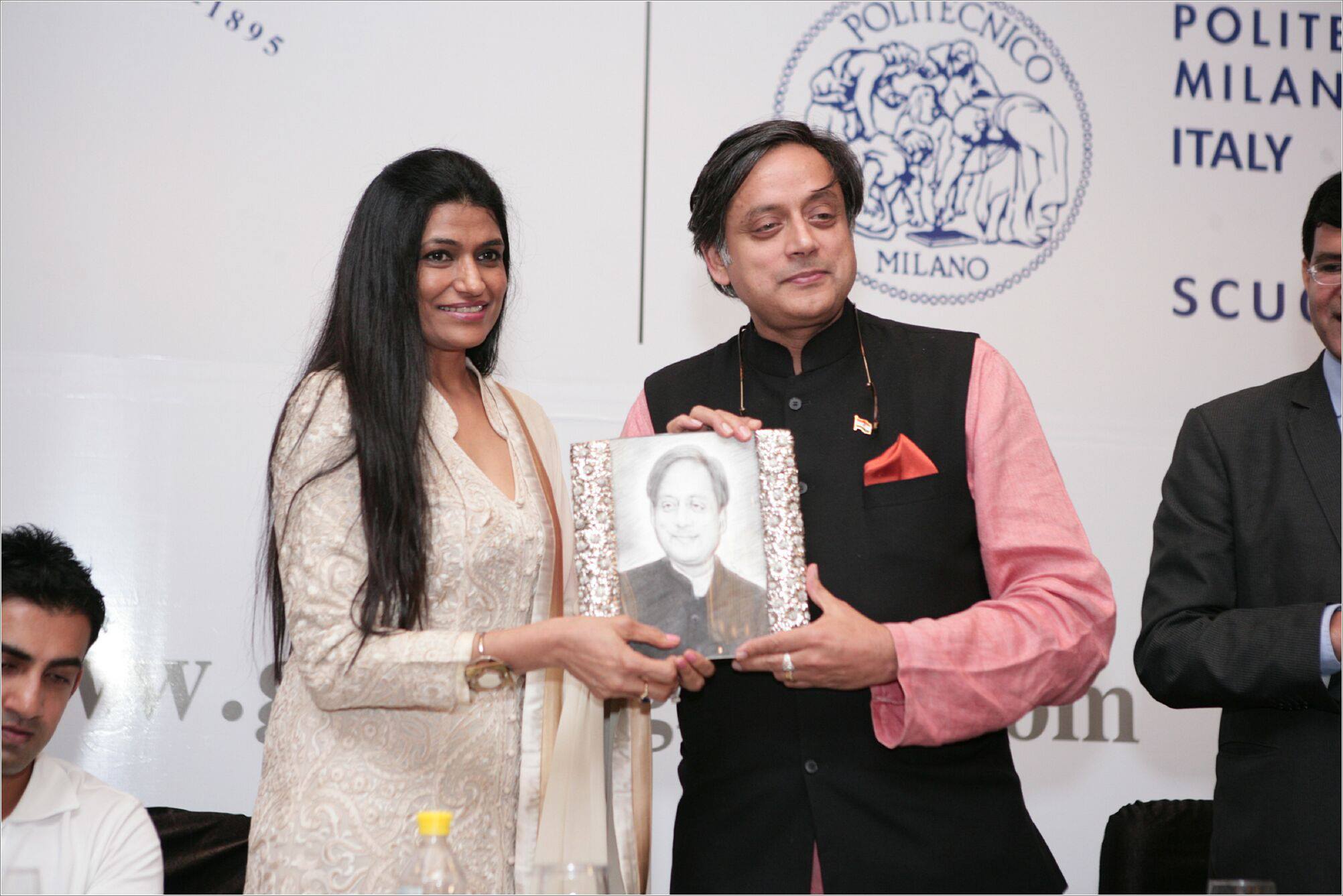 Dr. Shahsi Tharoor